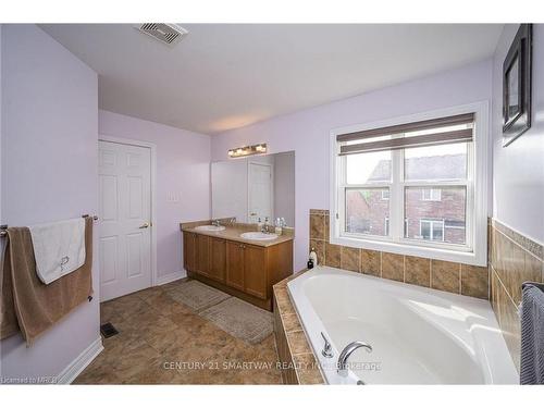 159 Wright Crescent, Niagara-On-The-Lake, ON - Indoor Photo Showing Bathroom