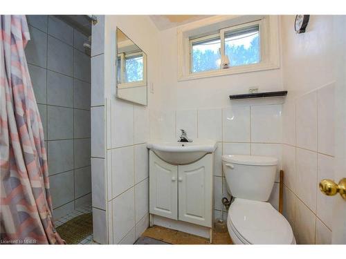 8136 Hornby Road, Halton Hills, ON - Indoor Photo Showing Bathroom