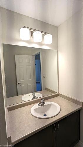 72-620 Colborne Street, Brantford, ON - Indoor Photo Showing Bathroom