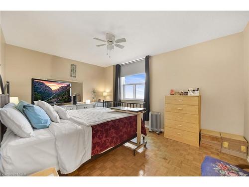 801-966 Inverhouse Drive, Mississauga, ON - Indoor Photo Showing Bedroom