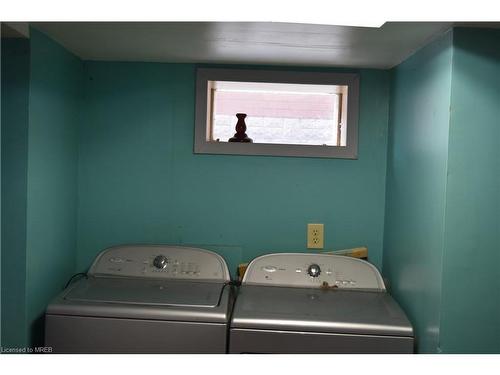 103 Albert St Street, Welland, ON - Indoor Photo Showing Laundry Room