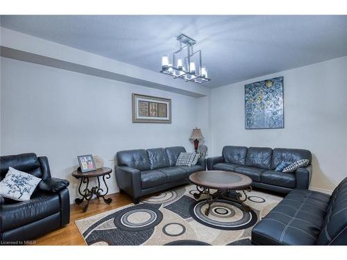 667 Linden Drive Drive, Cambridge, ON - Indoor Photo Showing Living Room