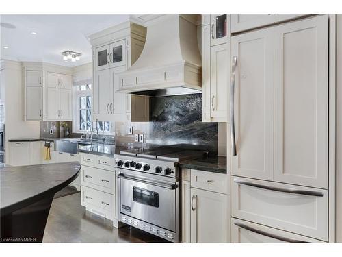 1729 Blythe Road, Mississauga, ON - Indoor Photo Showing Kitchen
