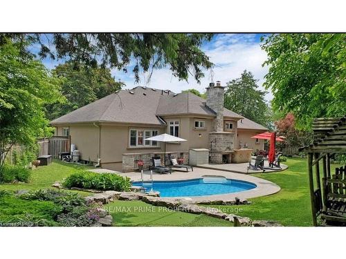 950 Harvey Place, Burlington, ON - Outdoor With In Ground Pool With Backyard With Exterior