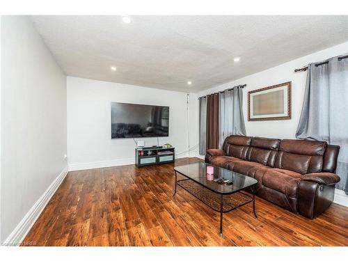 1406 Gerrard Street, Toronto, ON - Indoor Photo Showing Living Room