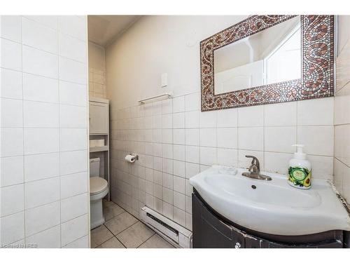 1406 Gerrard Street, Toronto, ON - Indoor Photo Showing Bathroom