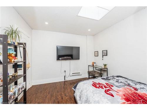1406 Gerrard Street, Toronto, ON - Indoor Photo Showing Bedroom
