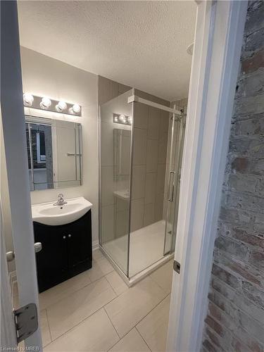 102-144 King Street W, Kitchener, ON - Indoor Photo Showing Bathroom