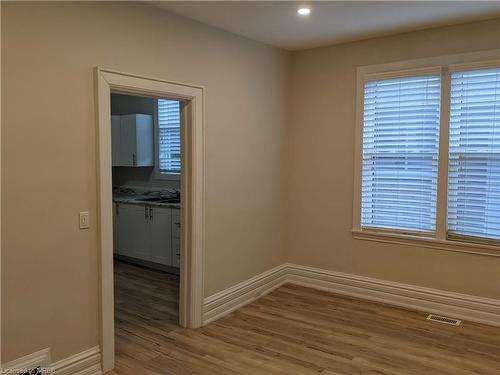 5042 Ontario Avenue, Niagara Falls, ON - Indoor Photo Showing Other Room