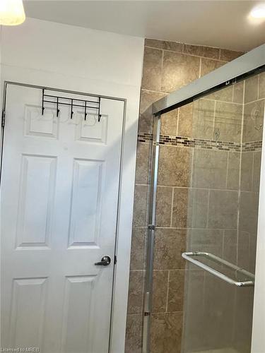 5042 Ontario Avenue, Niagara Falls, ON - Indoor Photo Showing Bathroom