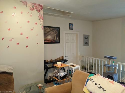 5042 Ontario Avenue, Niagara Falls, ON - Indoor Photo Showing Other Room