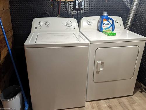 5042 Ontario Avenue, Niagara Falls, ON - Indoor Photo Showing Laundry Room