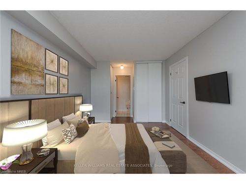 507-300 Webb Drive, Mississauga, ON - Indoor Photo Showing Bedroom
