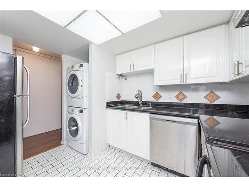 507-300 Webb Drive, Mississauga, ON - Indoor Photo Showing Laundry Room