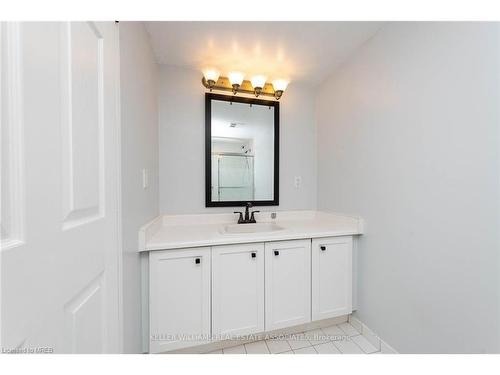 507-300 Webb Drive, Mississauga, ON - Indoor Photo Showing Bathroom
