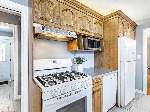 100 Warren Road, Kitchener, ON - Indoor Photo Showing Kitchen