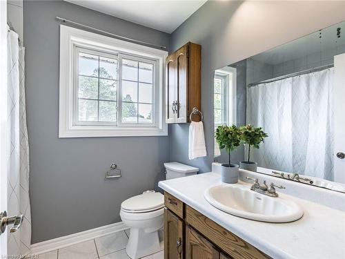 100 Warren Road, Kitchener, ON - Indoor Photo Showing Bathroom