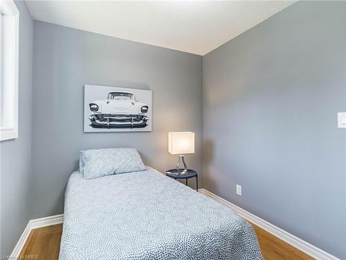 100 Warren Road, Kitchener, ON - Indoor Photo Showing Bedroom