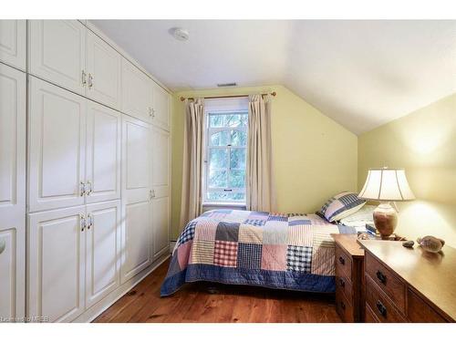 715 Bush Street, Caledon, ON - Indoor Photo Showing Bedroom