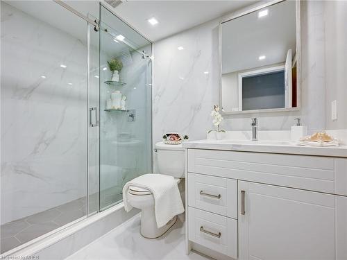 301-5280 Lakeshore Road, Burlington, ON - Indoor Photo Showing Bathroom