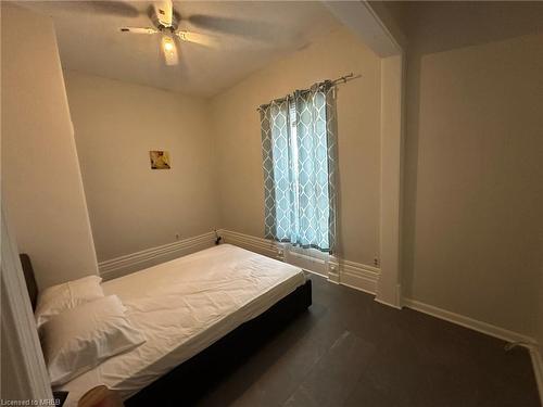 536 Princess Street, Woodstock, ON - Indoor Photo Showing Bedroom