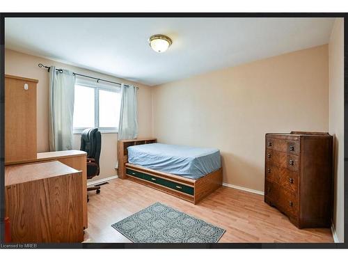 544 First Avenue, Welland, ON - Indoor Photo Showing Bedroom
