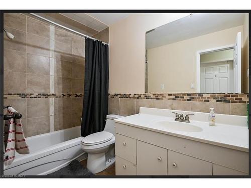 544 First Avenue, Welland, ON - Indoor Photo Showing Bathroom