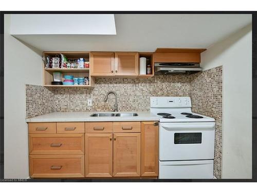 544 First Avenue, Welland, ON - Indoor Photo Showing Kitchen With Double Sink
