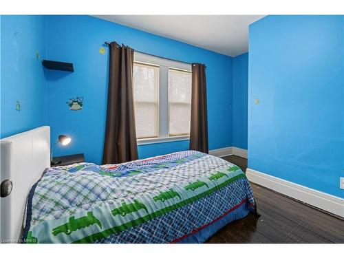217 Earl Street, Ingersoll, ON - Indoor Photo Showing Bedroom