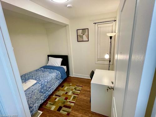 121 West 5Th Street, Hamilton, ON - Indoor Photo Showing Bedroom
