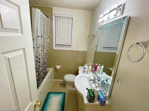 121 West 5Th Street, Hamilton, ON - Indoor Photo Showing Bathroom
