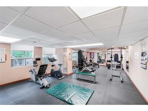 Ph5-3650 Kaneff Crescent, Peel, ON - Indoor Photo Showing Gym Room