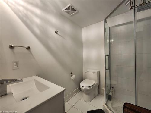 6065 Mcleod Road, Niagara Falls, ON - Indoor Photo Showing Bathroom
