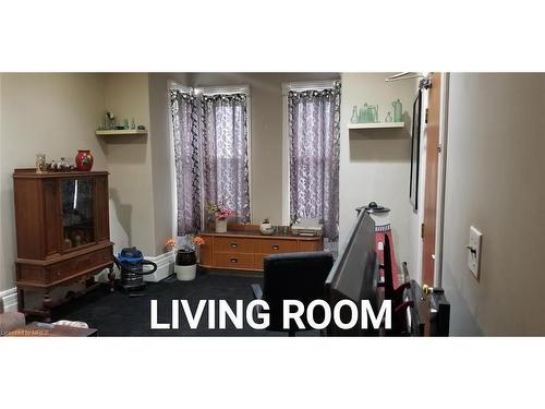 42 Wellington Street N, Woodstock, ON - Indoor Photo Showing Other Room
