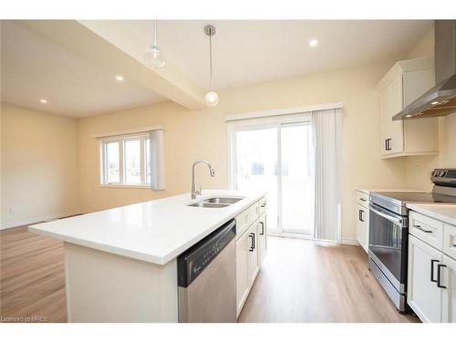 3613 Earlston Crossing, London, ON - Indoor Photo Showing Kitchen With Double Sink With Upgraded Kitchen