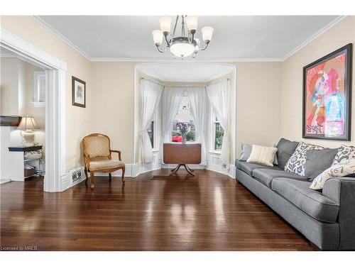 103 Main Street, St. Catharines, ON - Indoor Photo Showing Living Room