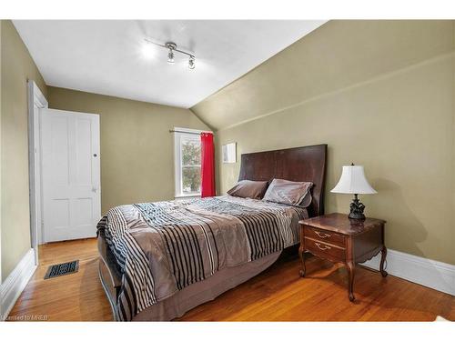 103 Main Street, St. Catharines, ON - Indoor Photo Showing Bedroom