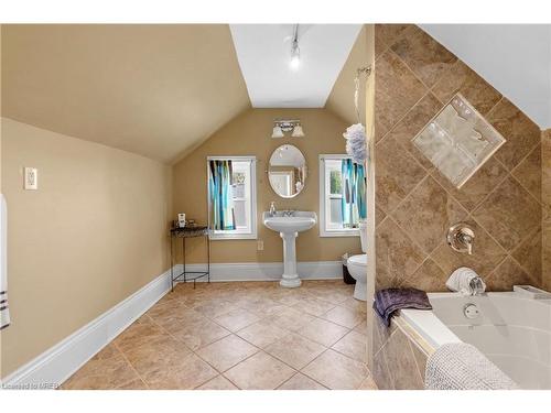 103 Main Street, St. Catharines, ON - Indoor Photo Showing Bathroom