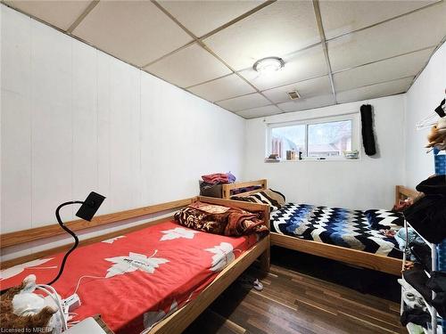 413 First Avenue, Welland, ON - Indoor Photo Showing Bedroom