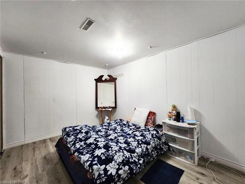 413 First Avenue, Welland, ON - Indoor Photo Showing Bedroom