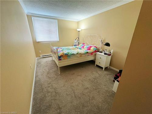 105-333 Commissioners Road W, London, ON - Indoor Photo Showing Bedroom