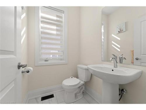 110 Ferragine Crescent, Bradford West Gwillimbury, ON - Indoor Photo Showing Bathroom