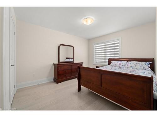 110 Ferragine Crescent, Bradford West Gwillimbury, ON - Indoor Photo Showing Bedroom