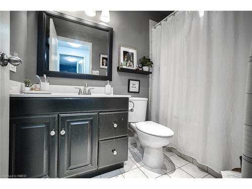 10-2185 Fairchild Boulevard, Burlington, ON - Indoor Photo Showing Bathroom