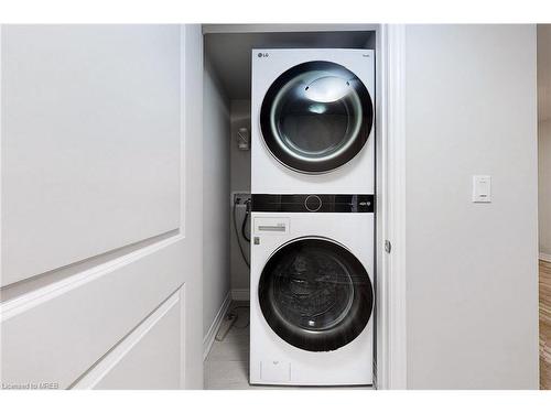 22 Bounty Avenue, Thorold, ON - Indoor Photo Showing Laundry Room