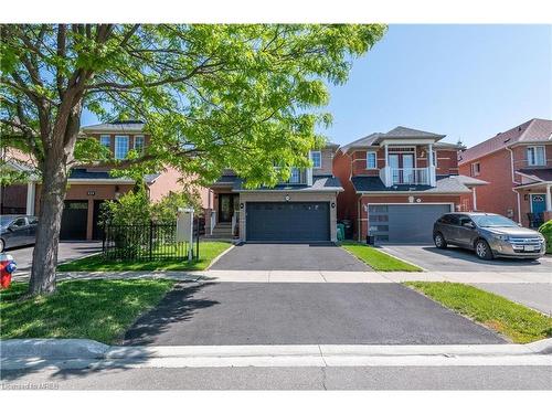 925 Knotty Pine Grove, Mississauga, ON - Outdoor With Facade