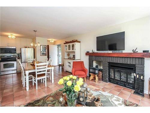 6-44 Trott Boulevard, Collingwood, ON - Indoor Photo Showing Living Room With Fireplace