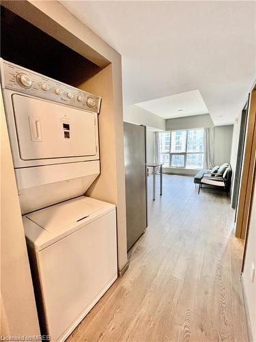 605-321 Spruce Street, Waterloo, ON - Indoor Photo Showing Laundry Room