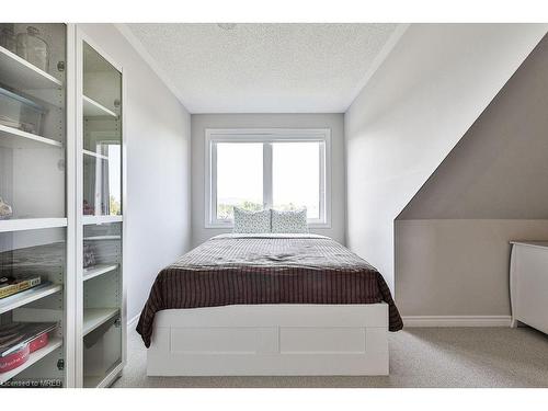 302-4 Anchorage Crescent, Collingwood, ON - Indoor Photo Showing Bedroom