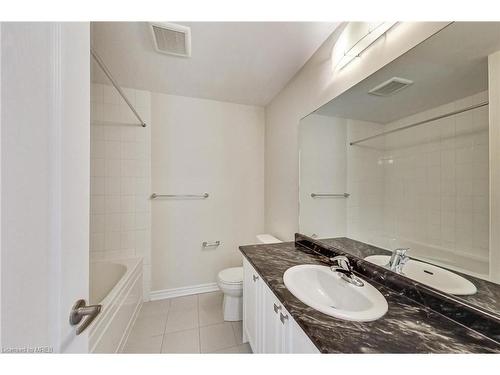 98 Blacksmith Drive, Breslau, ON - Indoor Photo Showing Bathroom